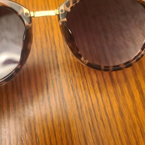 Urbanica Sunglasses - Picture 4 of 6